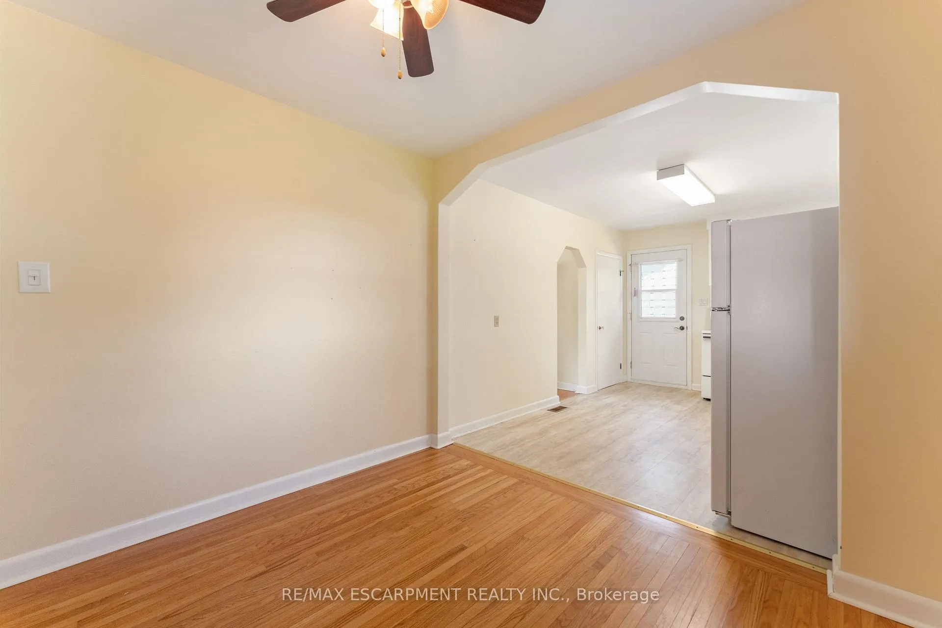 Photo 17 of 46 Burness Drive, St. Catharines, Secord Woods — HOMEH