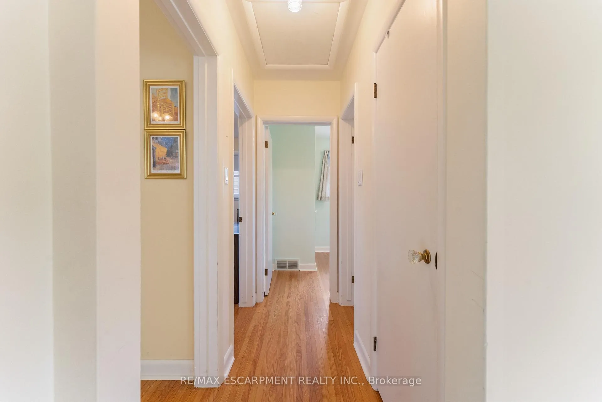 Photo 19 of 46 Burness Drive, St. Catharines, Secord Woods — HOMEH