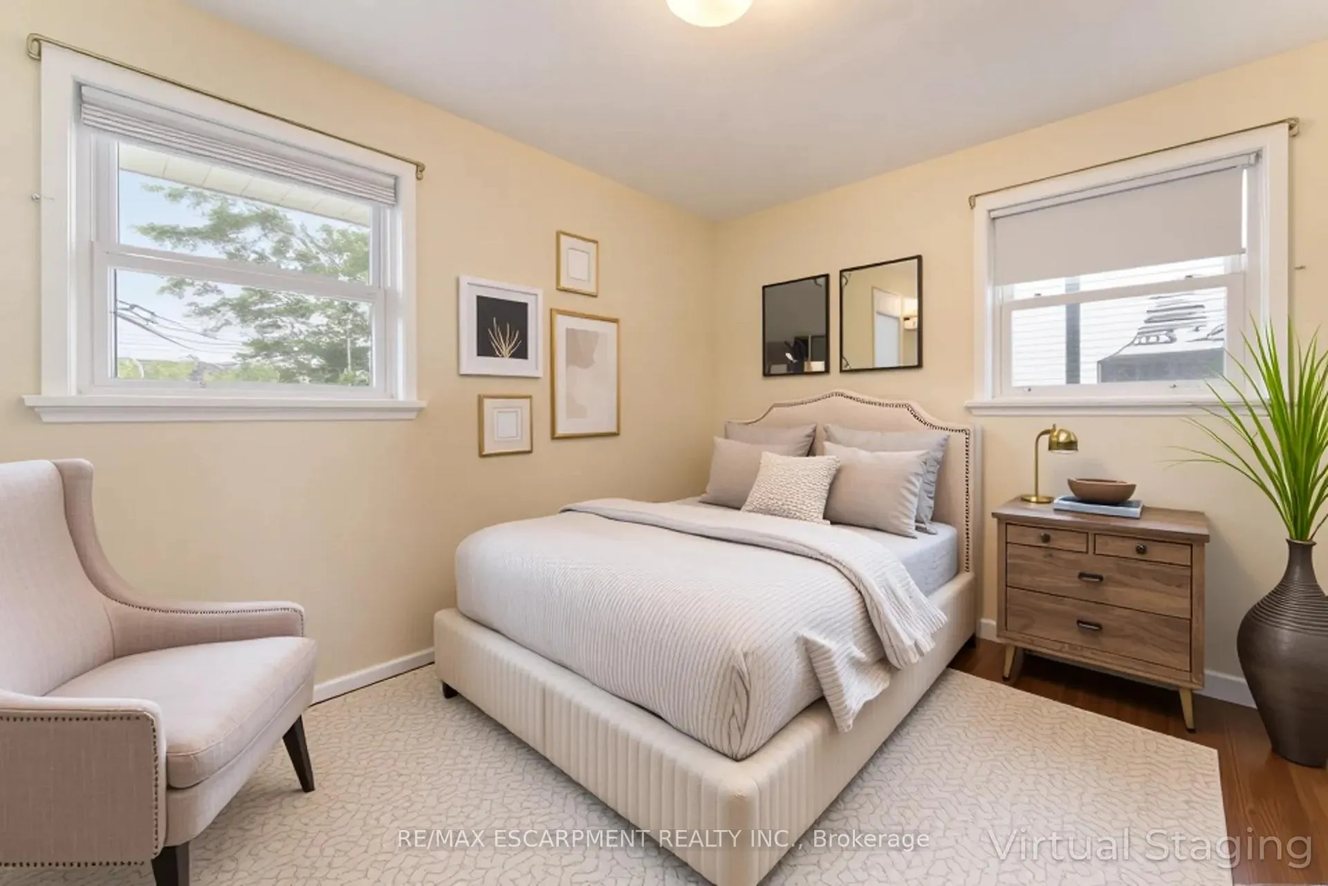 Photo 20 of 46 Burness Drive, St. Catharines, Secord Woods — HOMEH