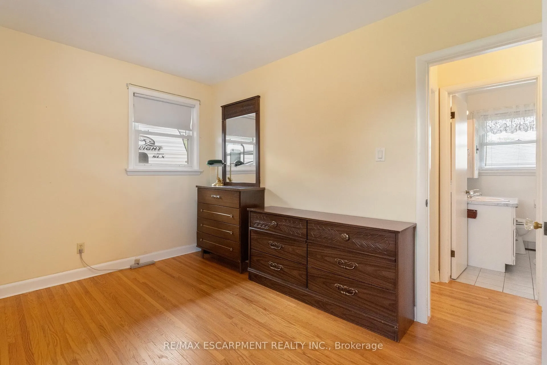 Photo 22 of 46 Burness Drive, St. Catharines, Secord Woods — HOMEH
