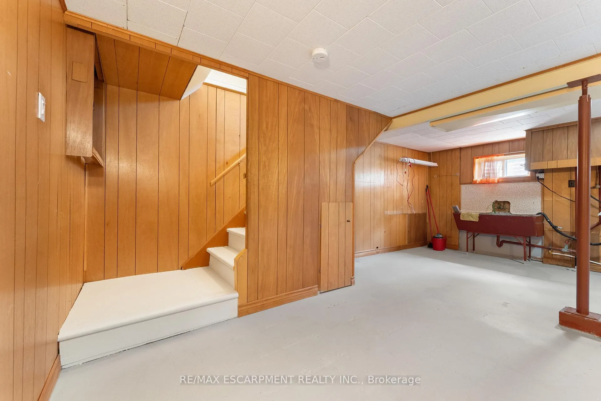 Photo 26 of 46 Burness Drive, St. Catharines, Secord Woods — HOMEH