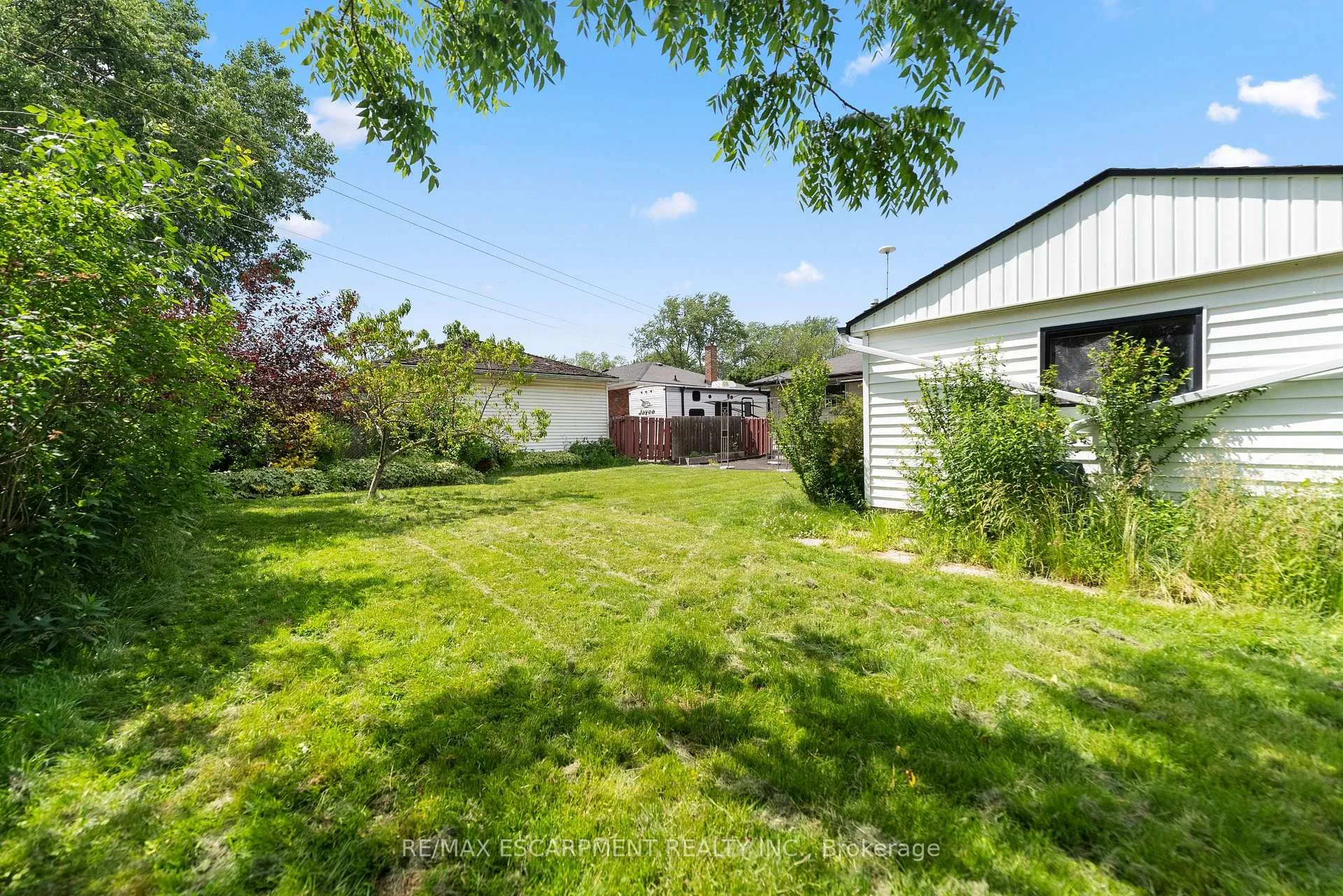 Photo 38 of 46 Burness Drive, St. Catharines, Secord Woods — HOMEH