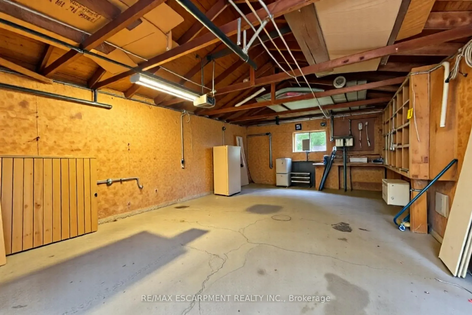 Photo 43 of 46 Burness Drive, St. Catharines, Secord Woods — HOMEH