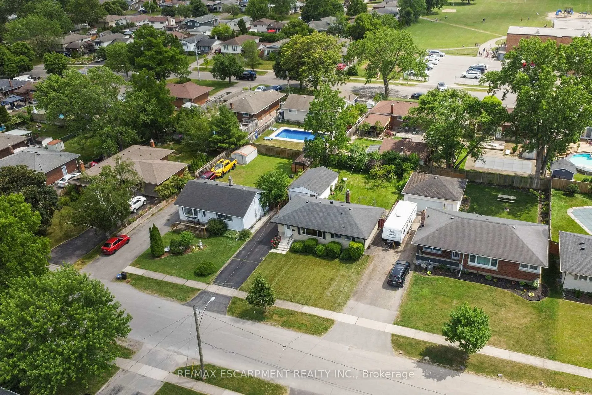 Photo 45 of 46 Burness Drive, St. Catharines, Secord Woods — HOMEH