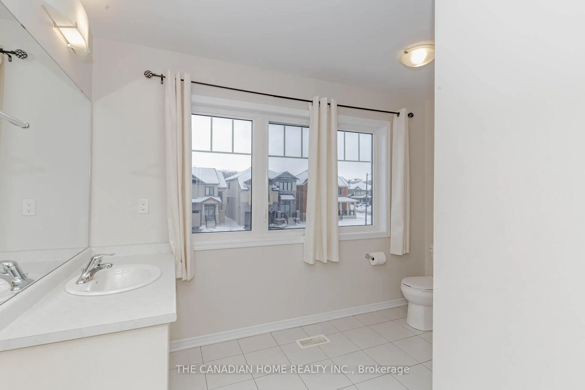 Photo 40 of 256 Bedrock Drive, Hamilton, Stoney Creek — HOMEH