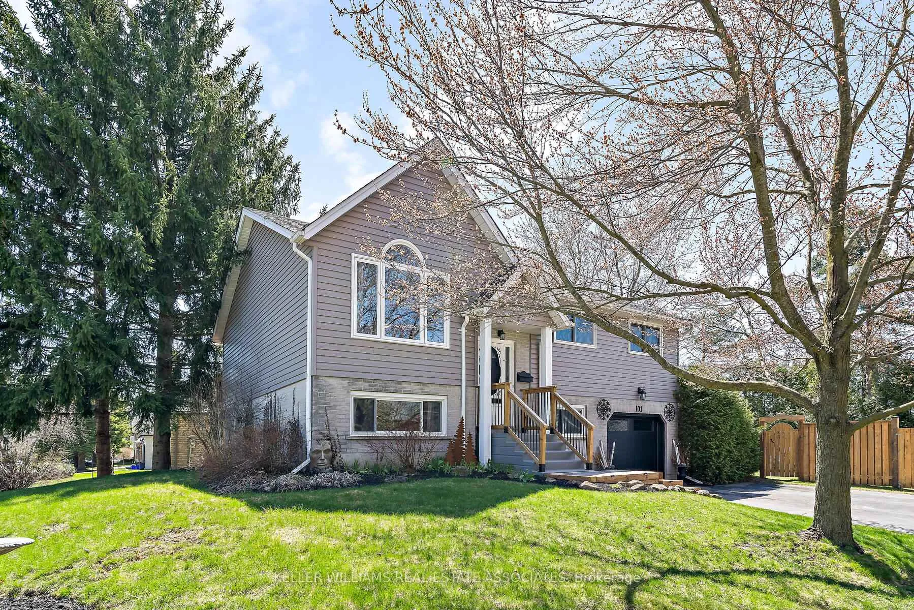 Photo 2 of 101 May Street, Guelph/Eramosa, Rockwood — HOMEH
