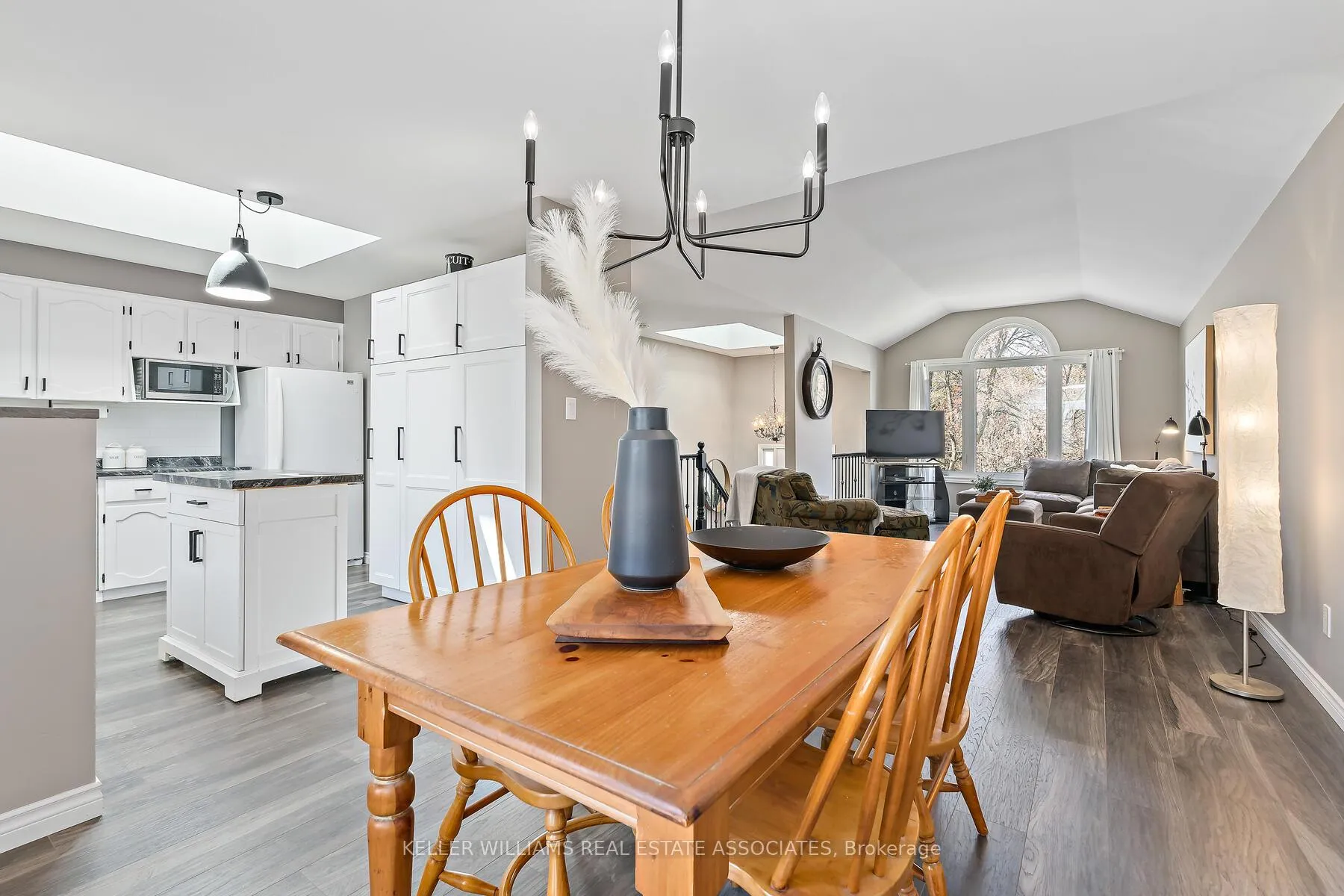 Photo 12 of 101 May Street, Guelph/Eramosa, Rockwood — HOMEH