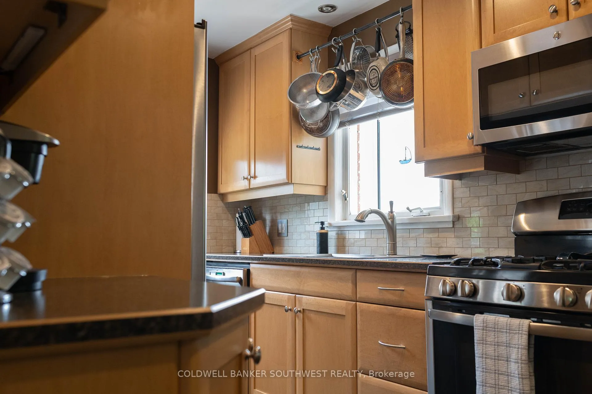 Photo 14 of 948 Kemsley Drive, Sarnia — HOMEH