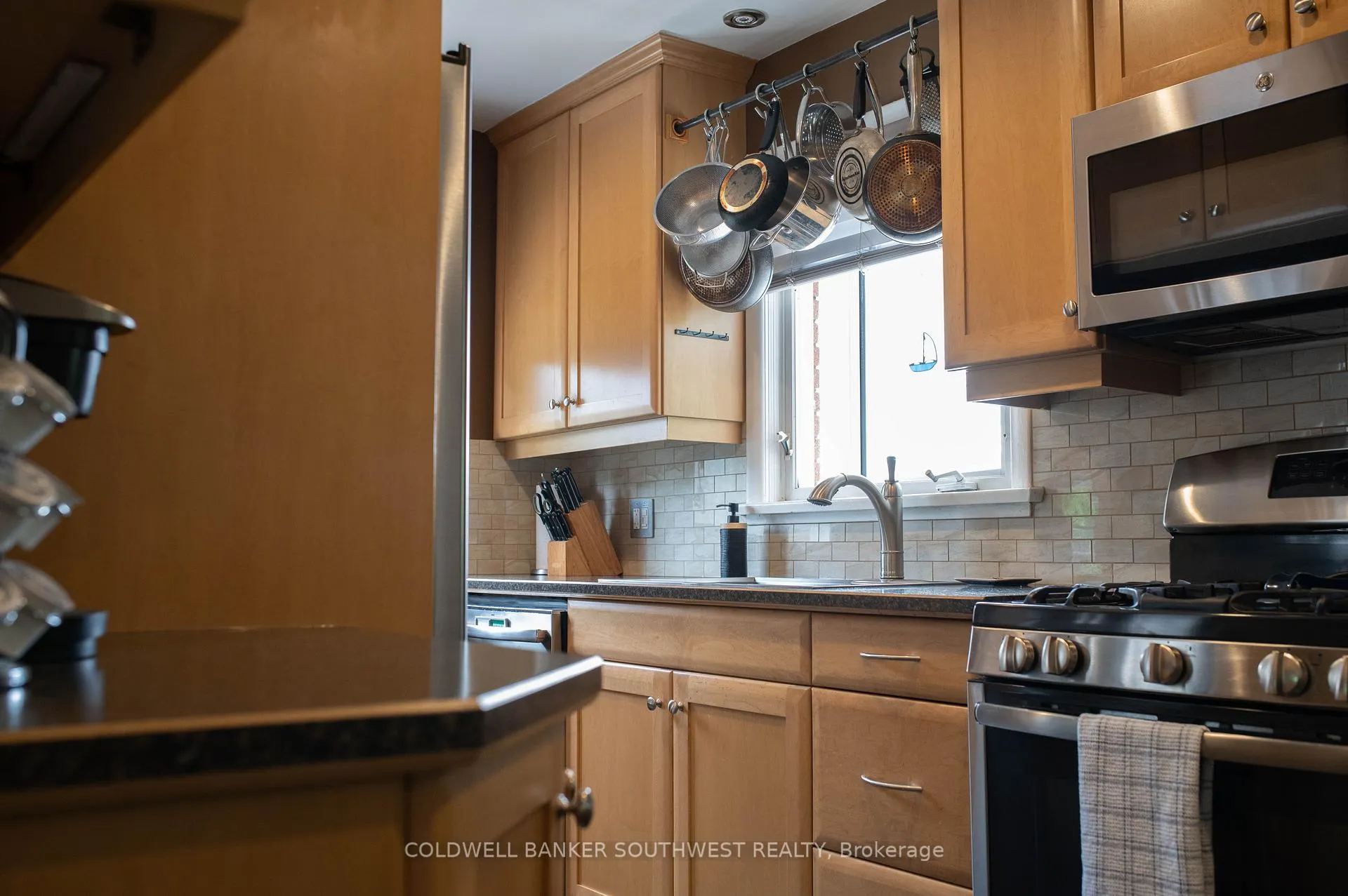 Photo 15 of 948 Kemsley Drive, Sarnia — HOMEH