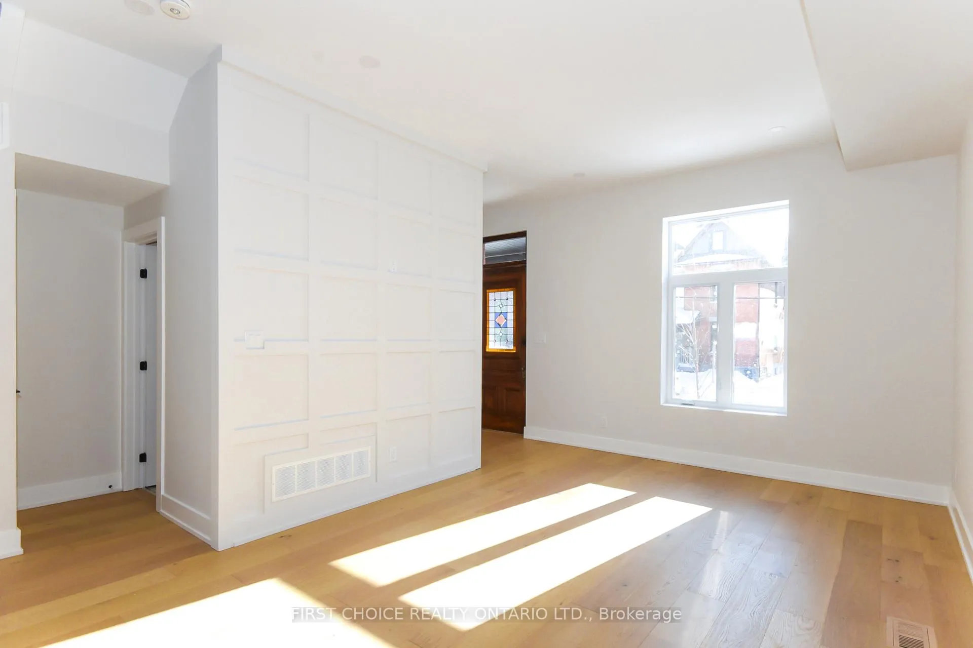 Photo 3 of 29 Third Avenue, Ottawa, Glebe — HOMEH