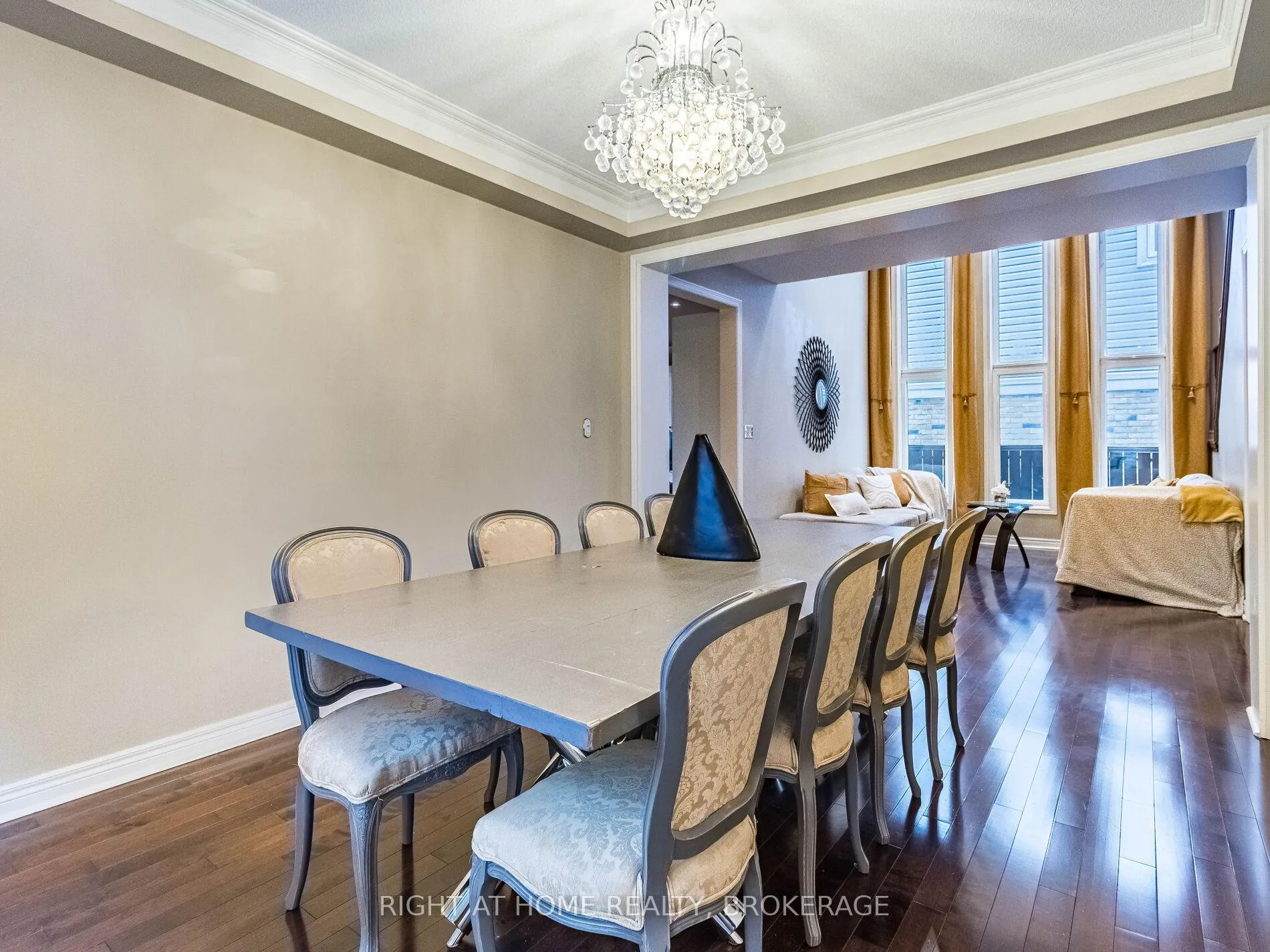 Photo 11 of 1084 Holdsworth Crescent, Milton, Coates — HOMEH