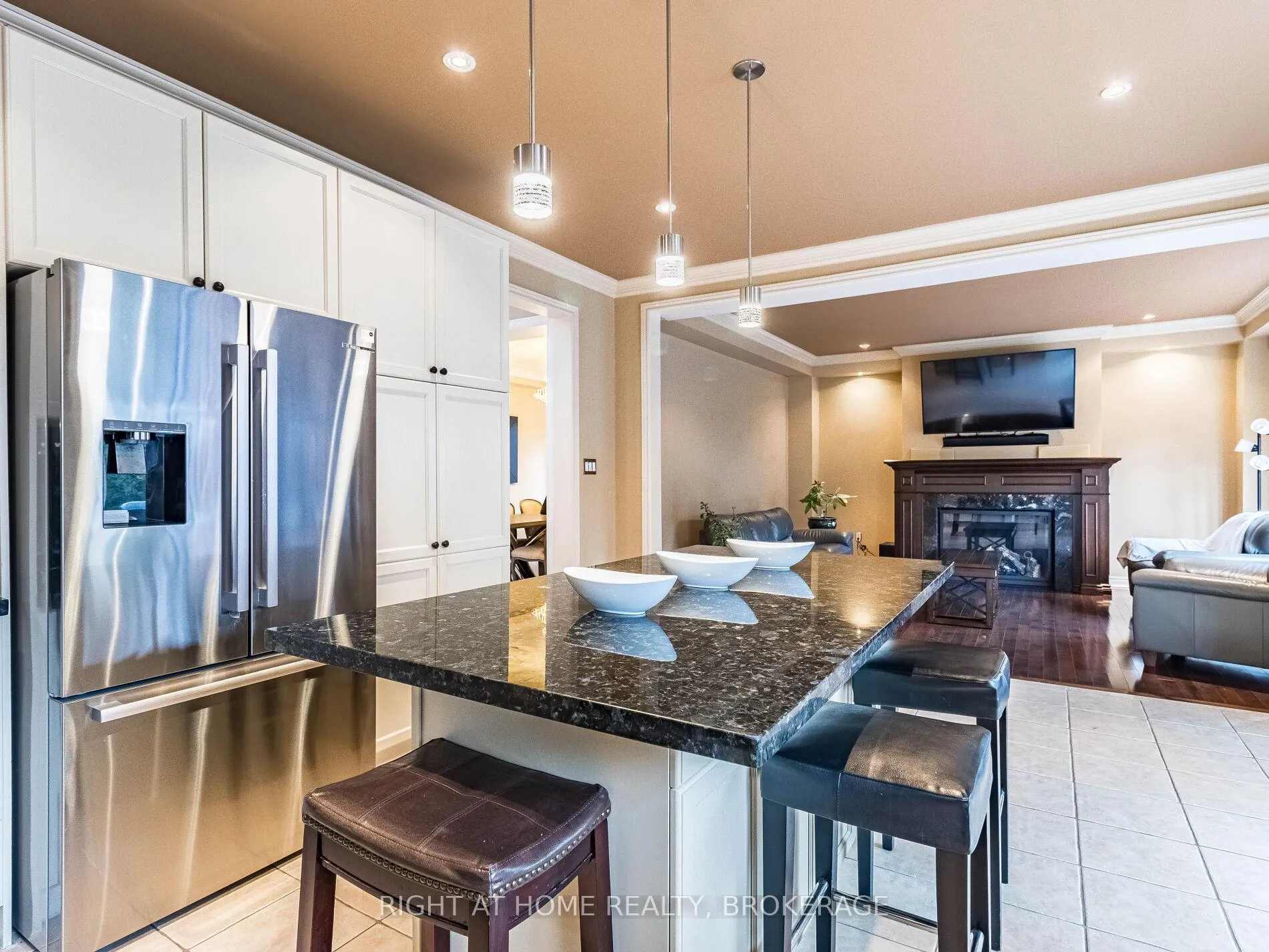 Photo 15 of 1084 Holdsworth Crescent, Milton, Coates — HOMEH