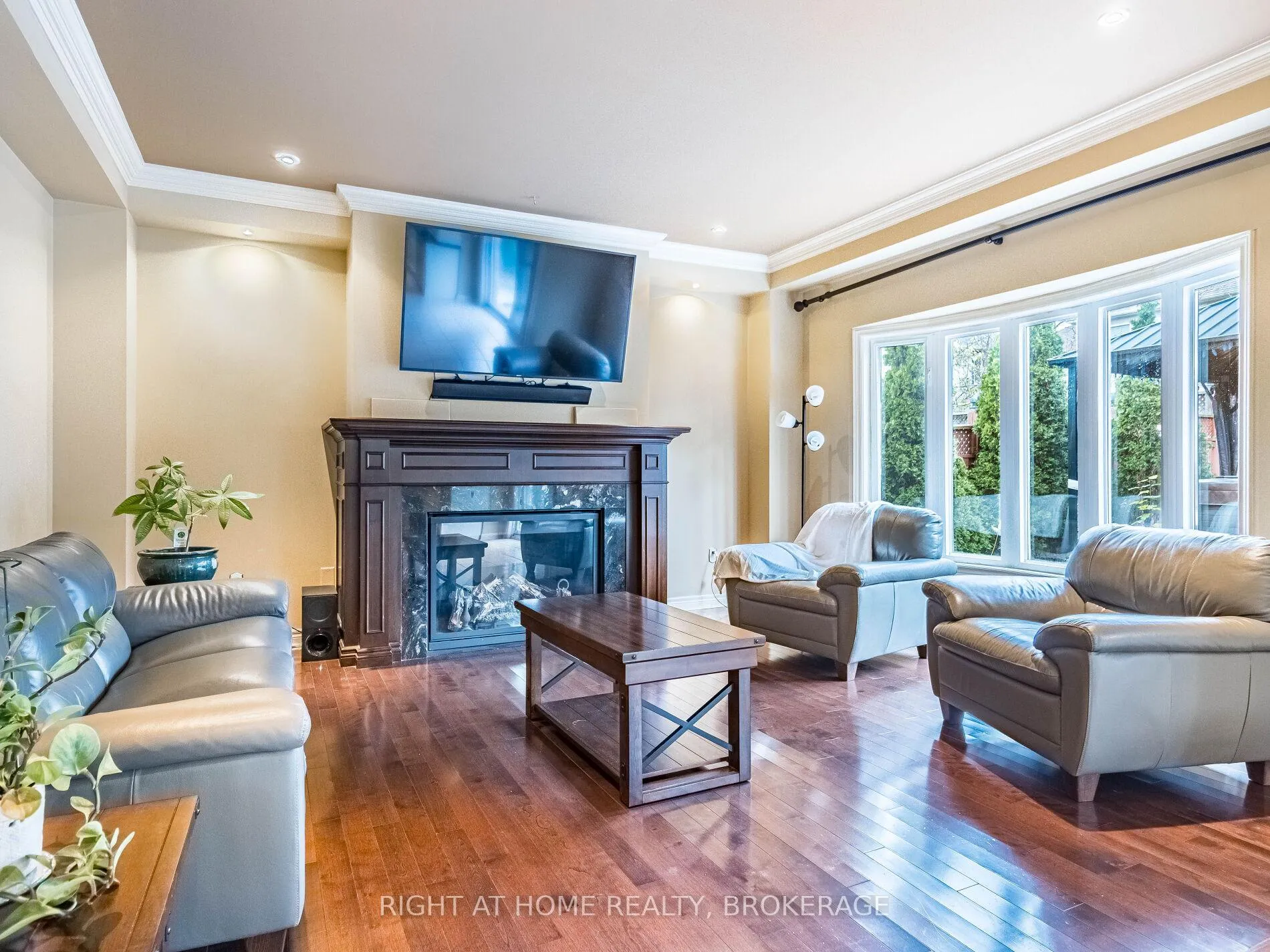 Photo 16 of 1084 Holdsworth Crescent, Milton, Coates — HOMEH