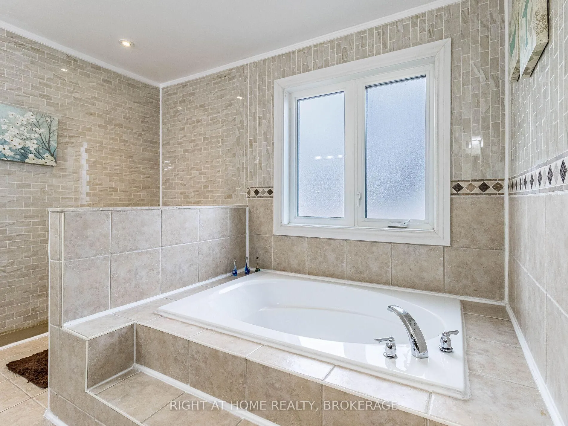 Photo 24 of 1084 Holdsworth Crescent, Milton, Coates — HOMEH