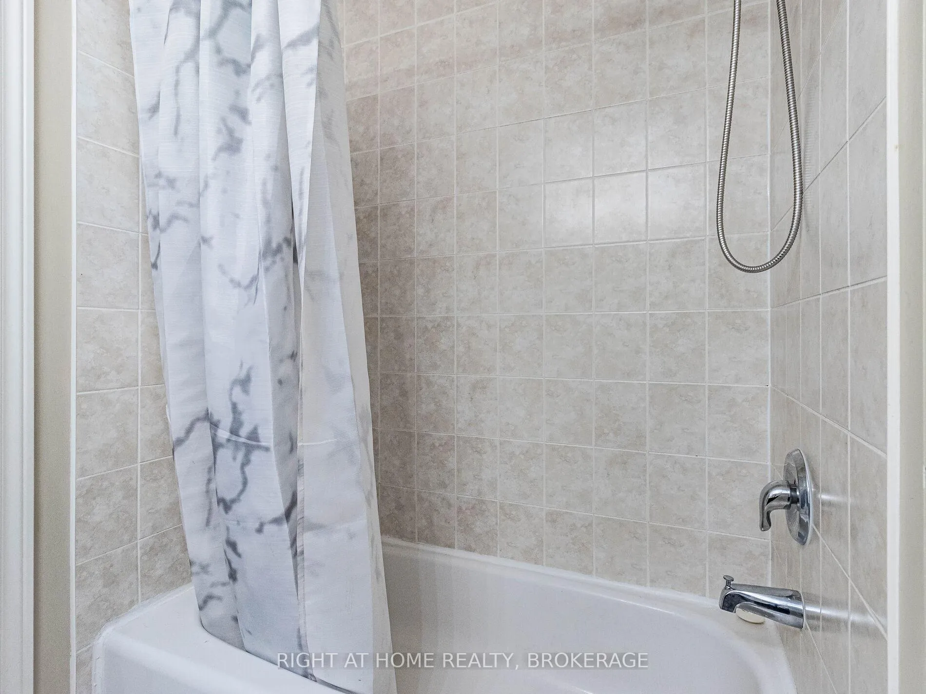 Photo 28 of 1084 Holdsworth Crescent, Milton, Coates — HOMEH