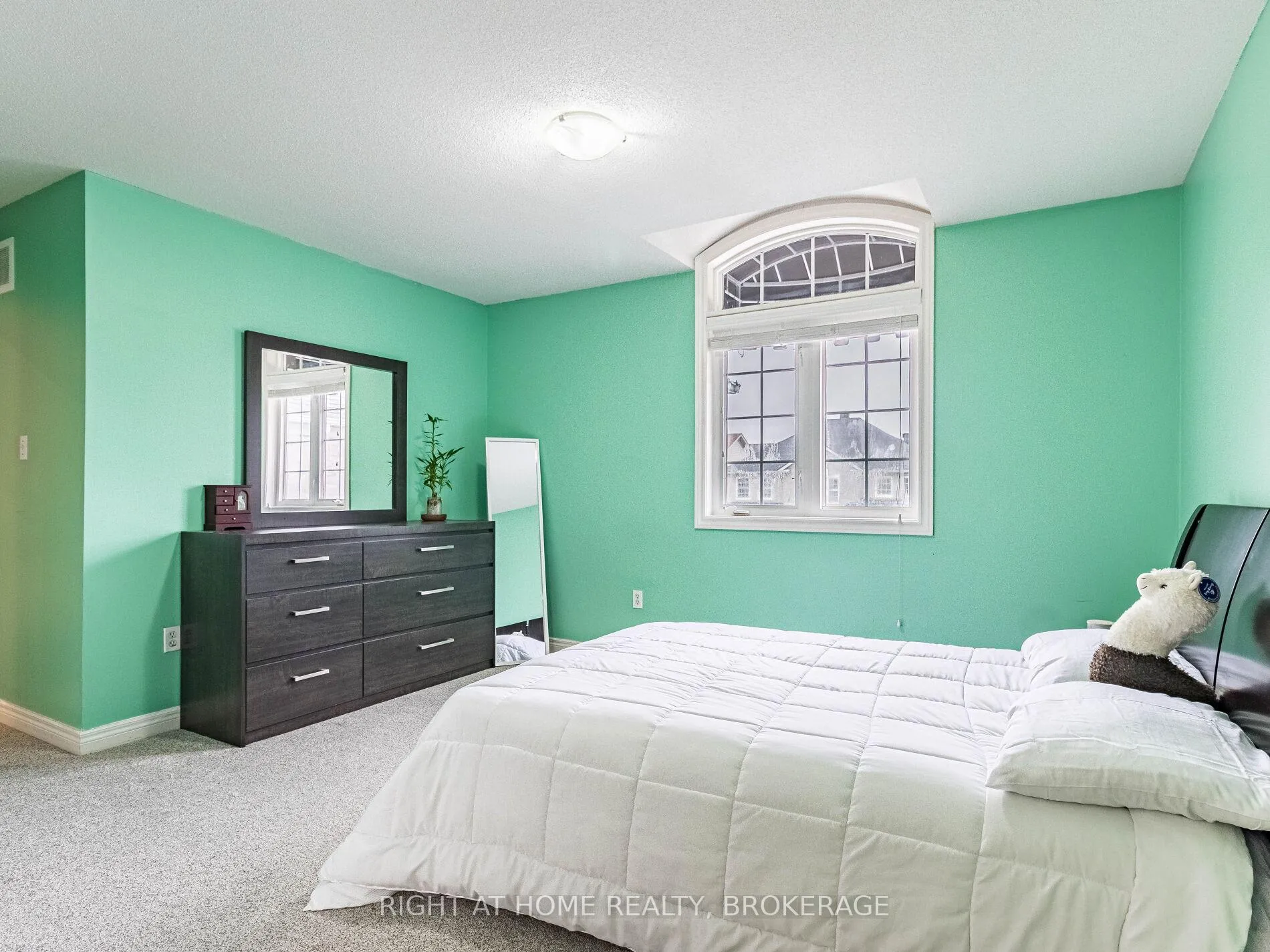 Photo 30 of 1084 Holdsworth Crescent, Milton, Coates — HOMEH