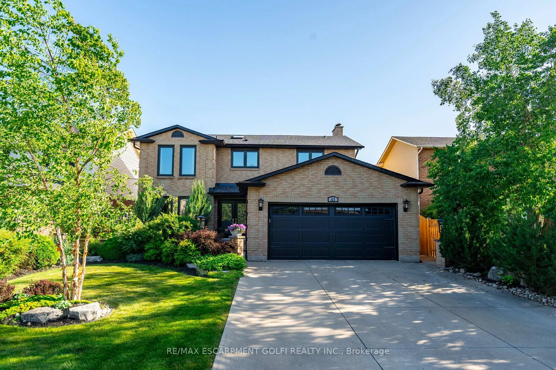 Photo 1 of 41 Hearthside Crescent, Hamilton, Stoney Creek — HOMEH