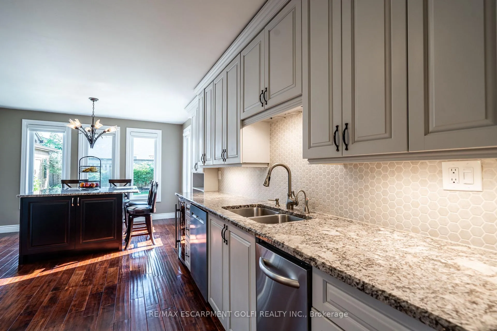 Photo 11 of 41 Hearthside Crescent, Hamilton, Stoney Creek — HOMEH