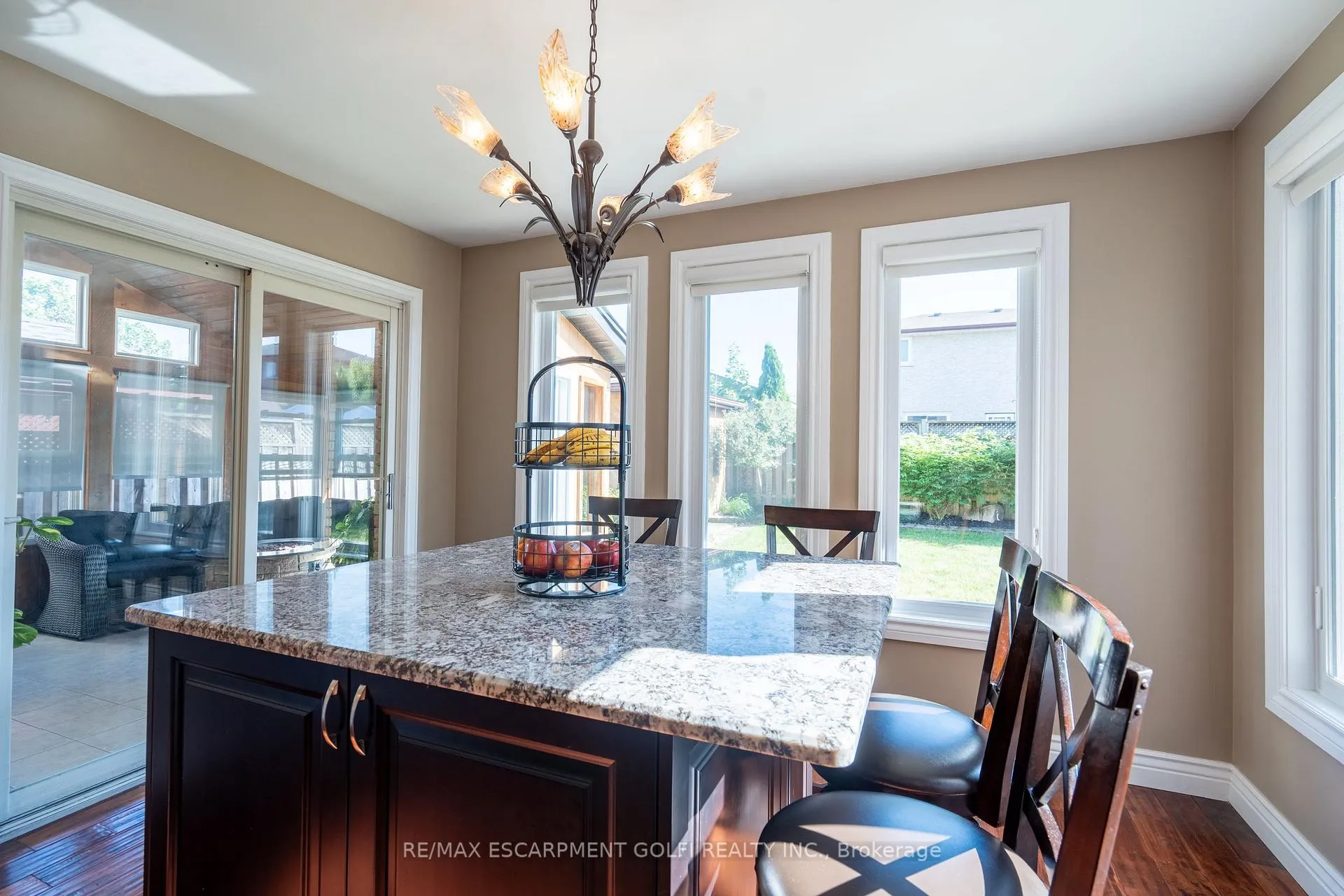 Photo 15 of 41 Hearthside Crescent, Hamilton, Stoney Creek — HOMEH