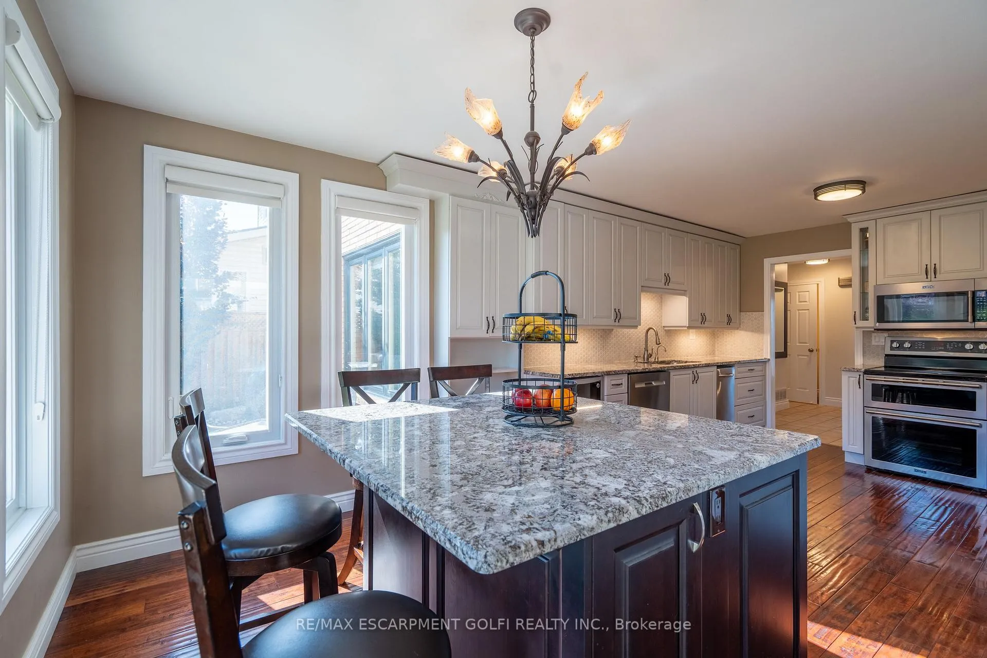 Photo 16 of 41 Hearthside Crescent, Hamilton, Stoney Creek — HOMEH