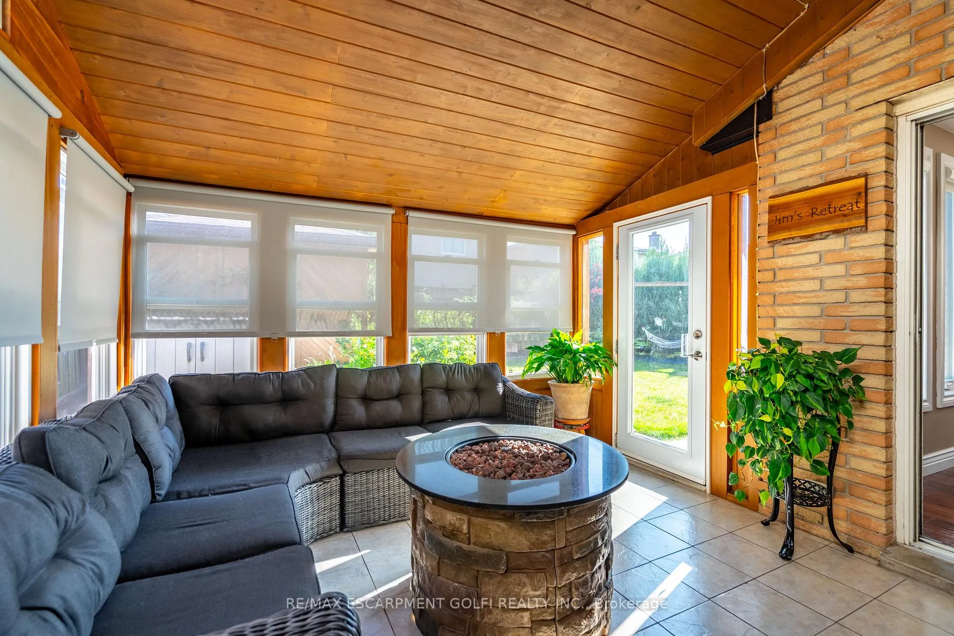 Photo 18 of 41 Hearthside Crescent, Hamilton, Stoney Creek — HOMEH