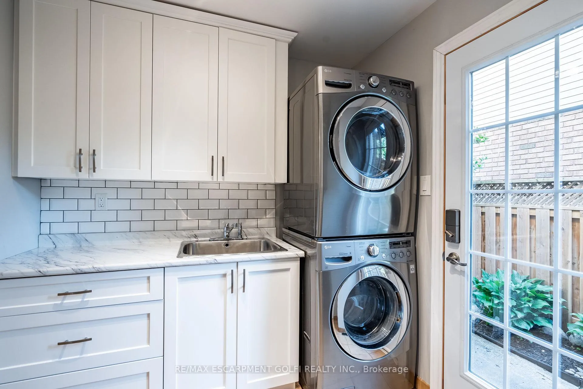 Photo 22 of 41 Hearthside Crescent, Hamilton, Stoney Creek — HOMEH