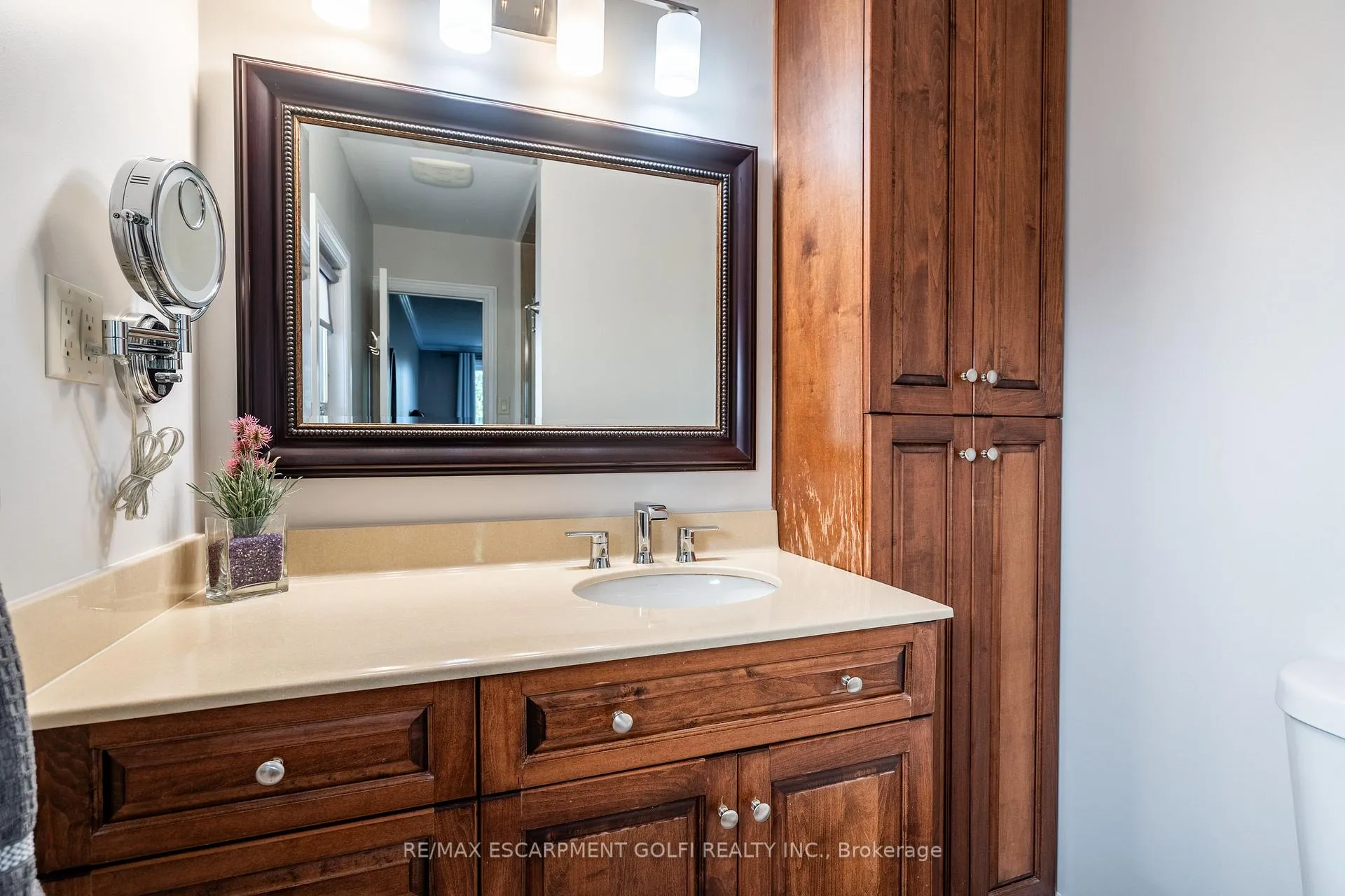 Photo 31 of 41 Hearthside Crescent, Hamilton, Stoney Creek — HOMEH