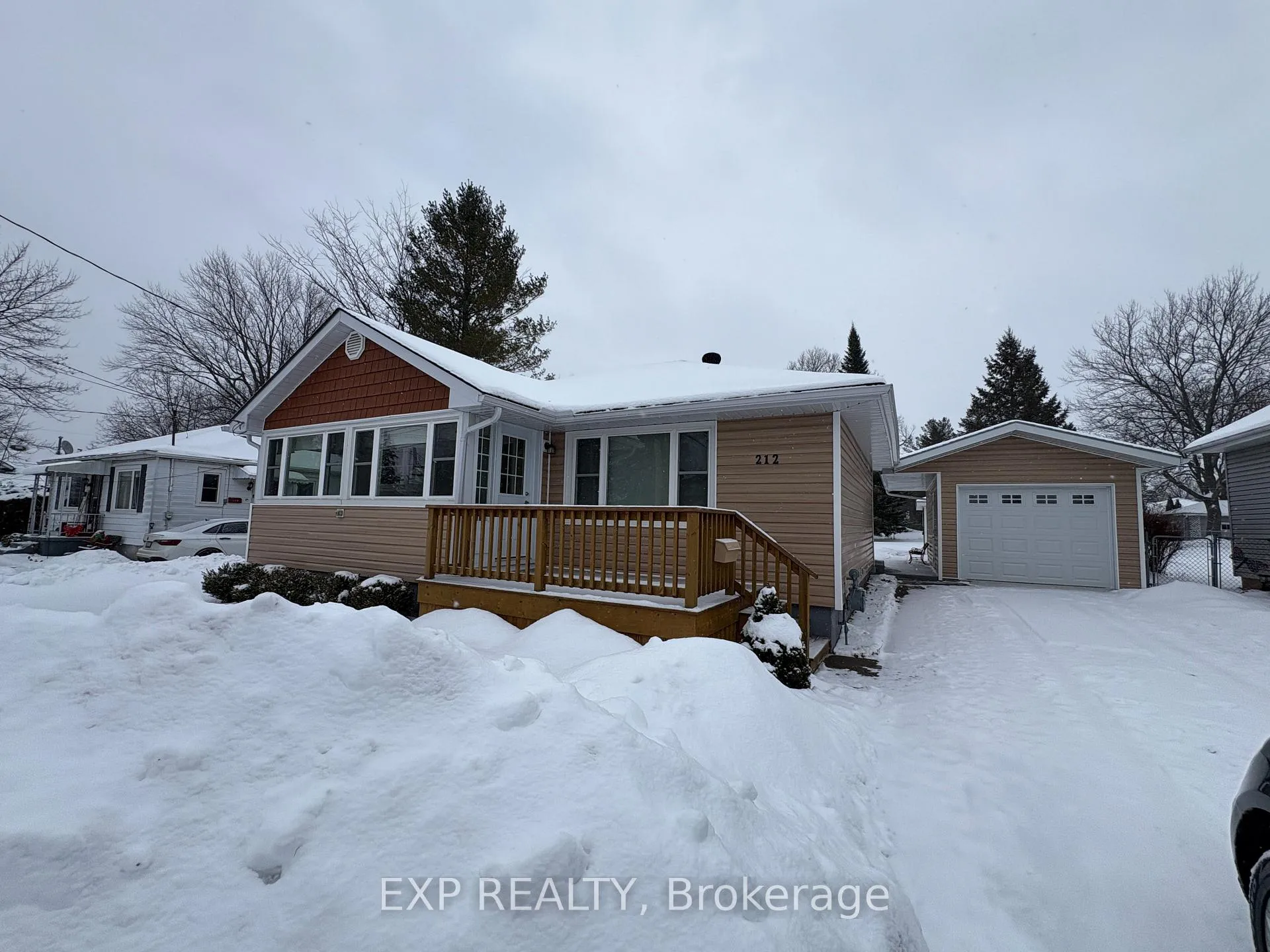 Photo 1 of 212 Thomas Street W, Greater Napanee — HOMEH