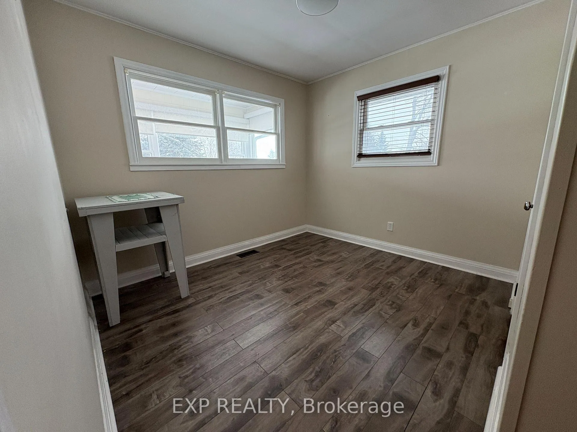 Photo 4 of 212 Thomas Street W, Greater Napanee — HOMEH