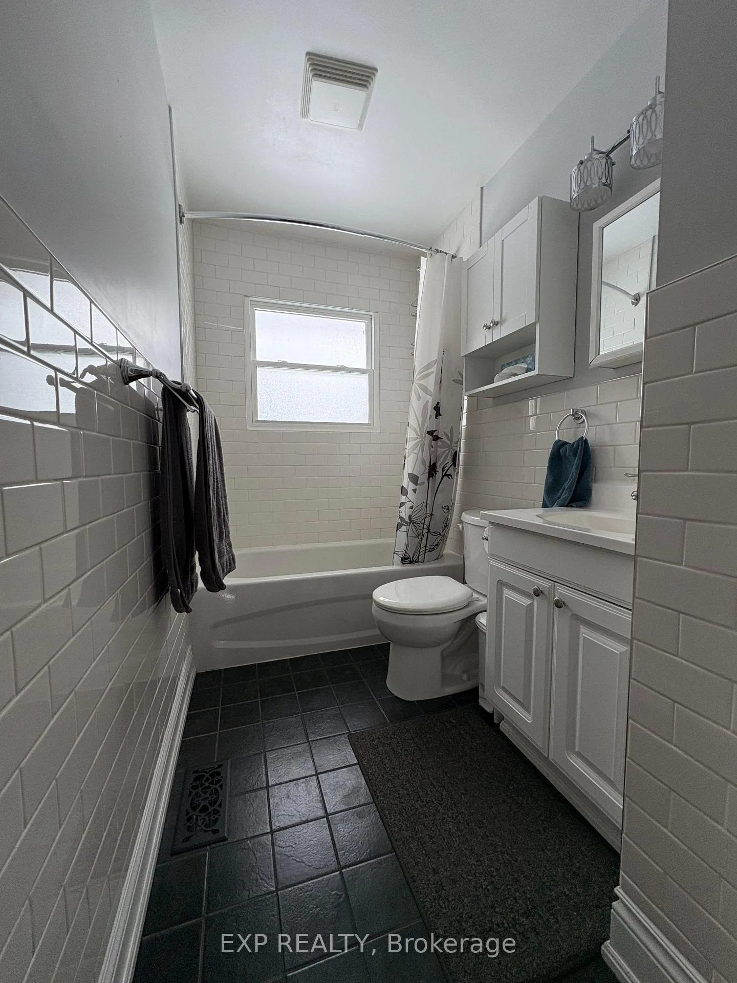 Photo 9 of 212 Thomas Street W, Greater Napanee — HOMEH