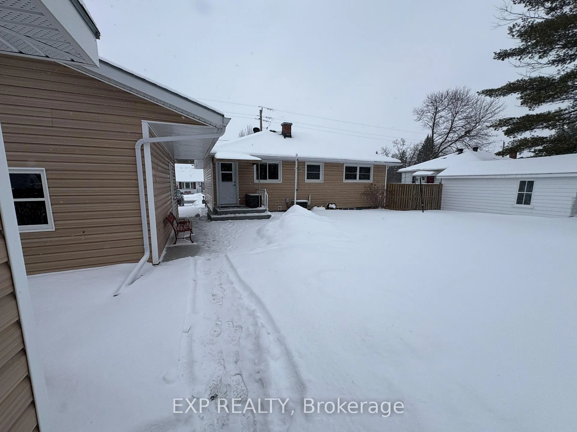Photo 20 of 212 Thomas Street W, Greater Napanee — HOMEH