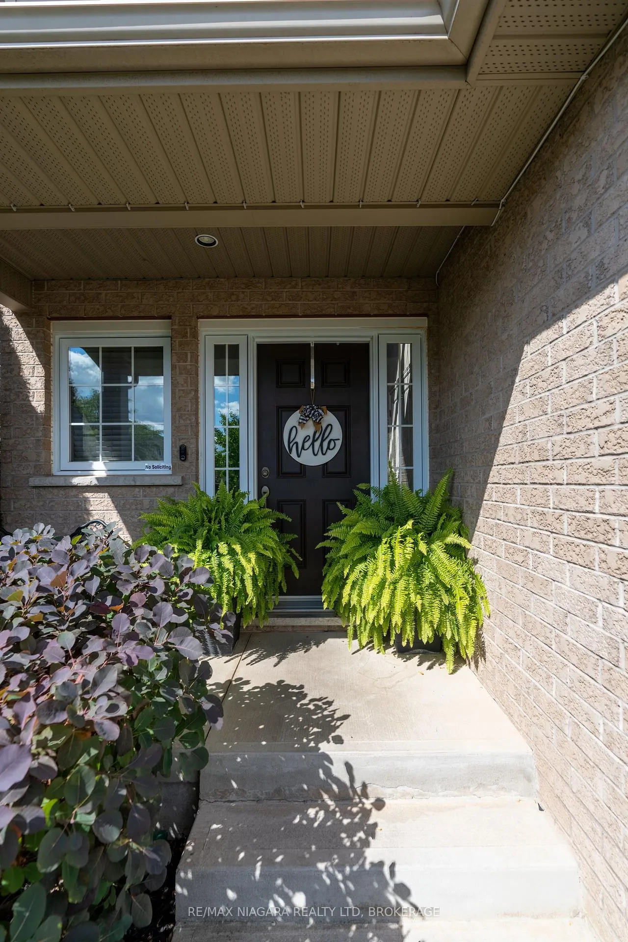 Photo 4 of 8725 Kelsey Crescent, Niagara Falls, Forestview — HOMEH