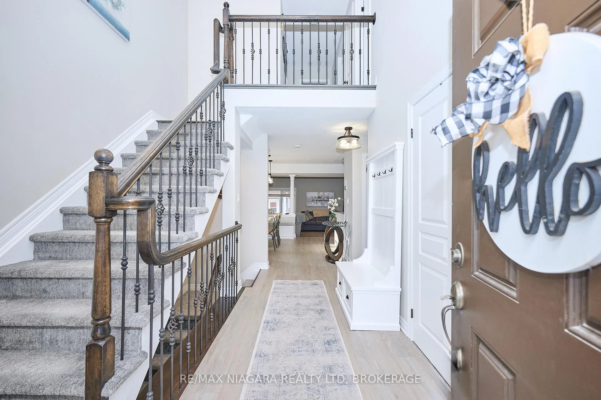 Photo 5 of 8725 Kelsey Crescent, Niagara Falls, Forestview — HOMEH