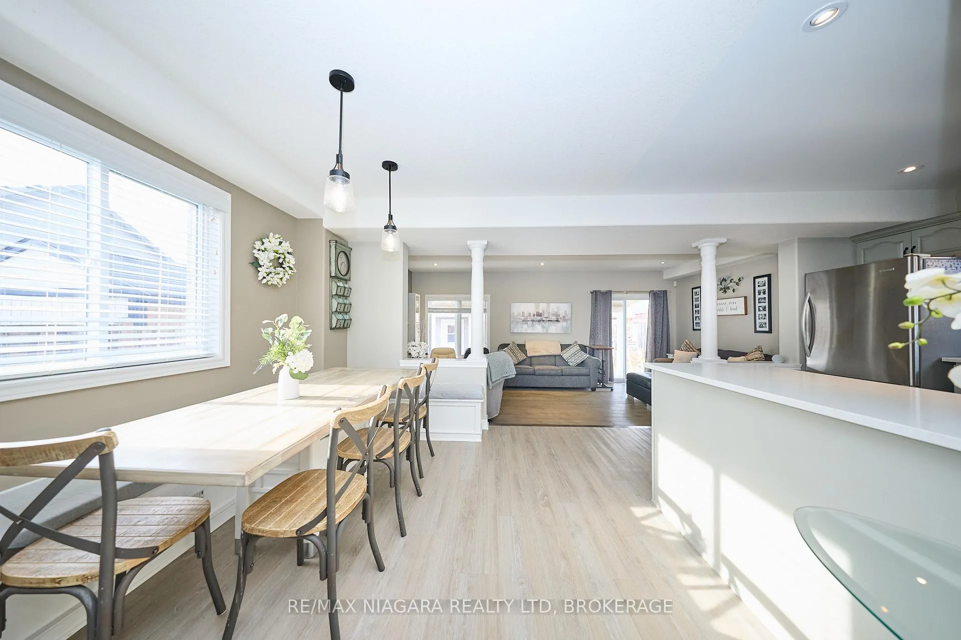 Photo 7 of 8725 Kelsey Crescent, Niagara Falls, Forestview — HOMEH