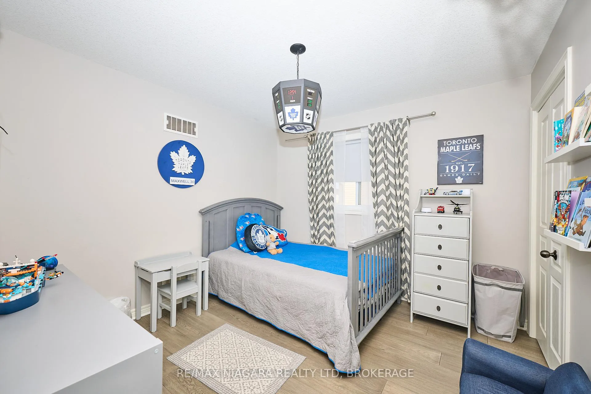 Photo 21 of 8725 Kelsey Crescent, Niagara Falls, Forestview — HOMEH