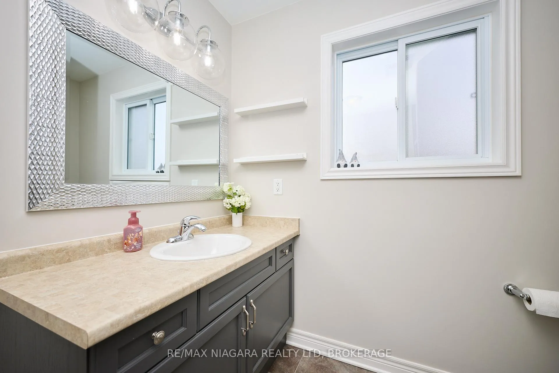Photo 26 of 8725 Kelsey Crescent, Niagara Falls, Forestview — HOMEH