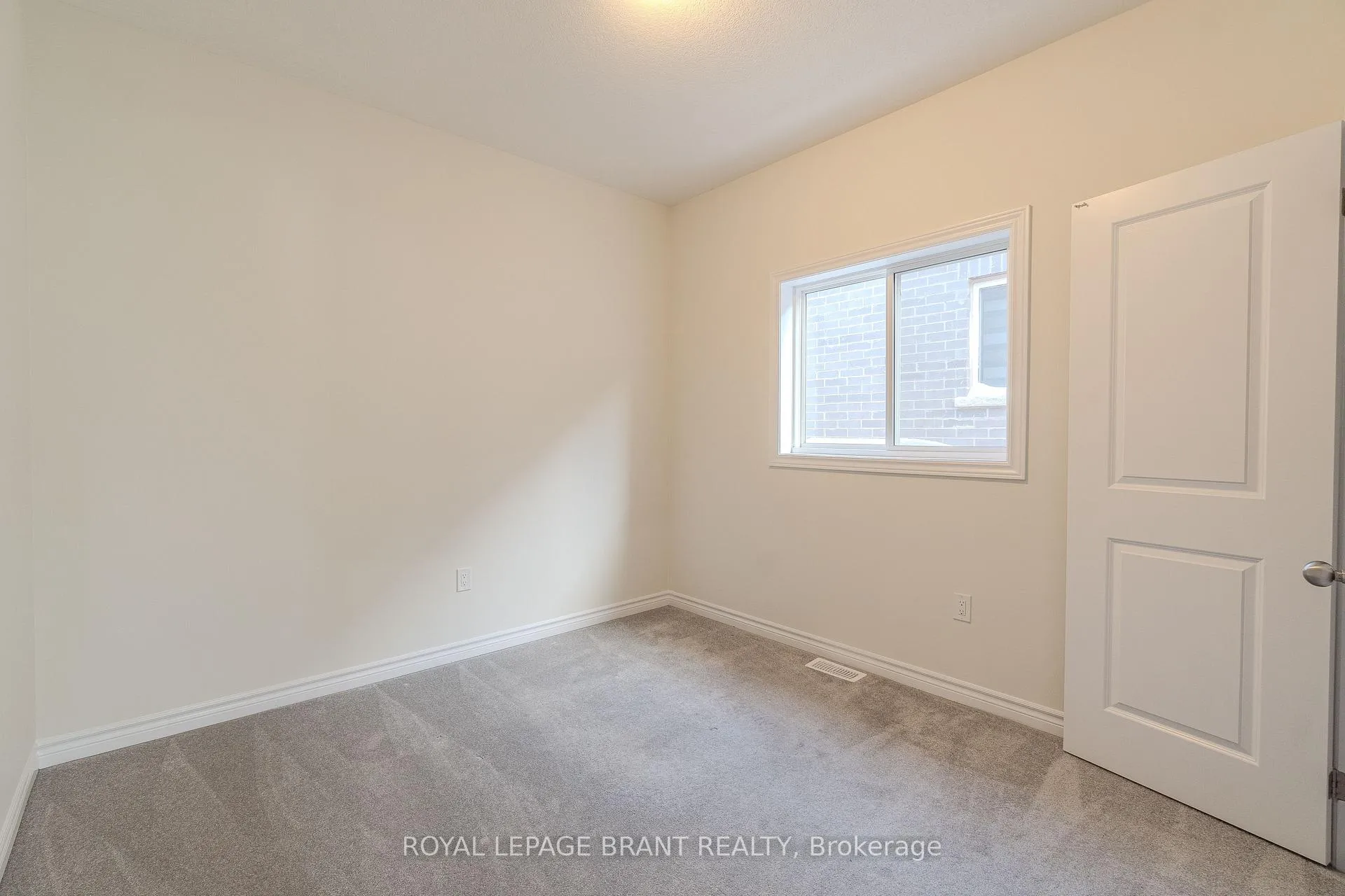 Photo 18 of 38 Hutchison Road, Guelph, Kortright East — HOMEH