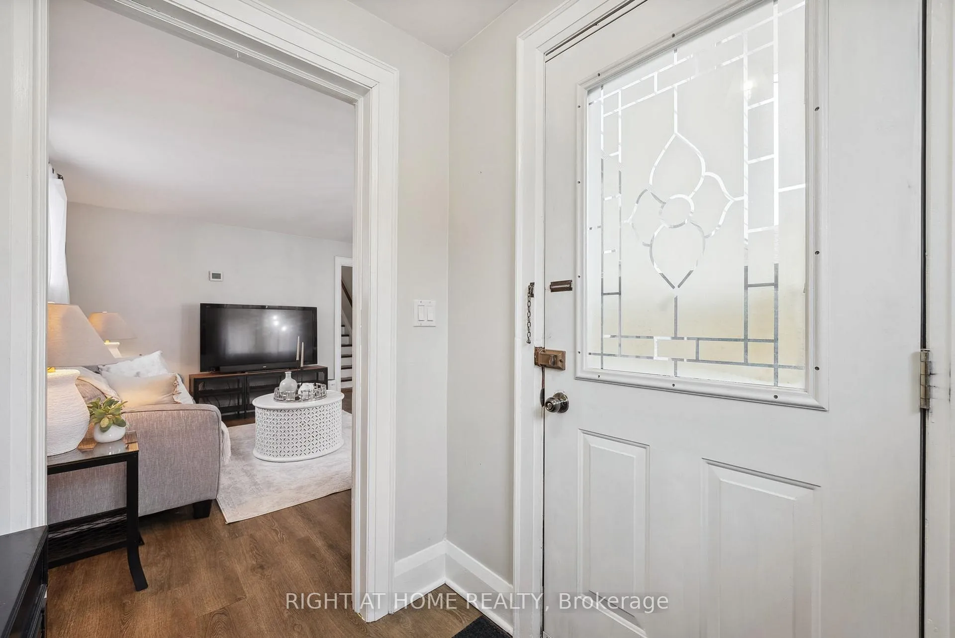 Photo 4 of 103 Liberty Street N, Clarington, Bowmanville — HOMEH