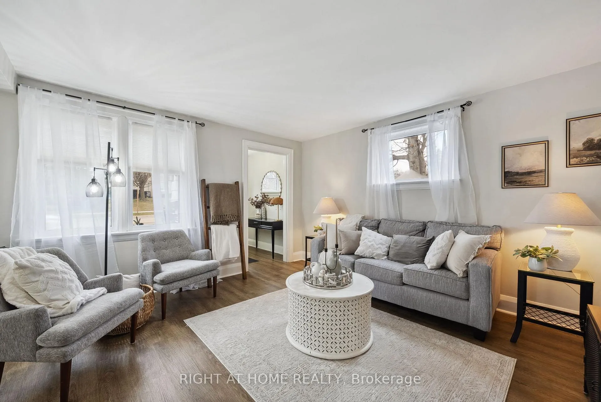 Photo 7 of 103 Liberty Street N, Clarington, Bowmanville — HOMEH