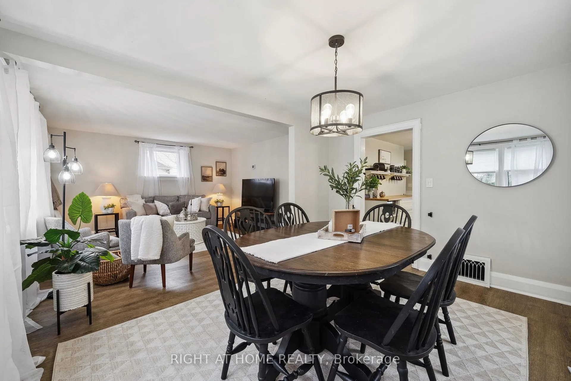 Photo 8 of 103 Liberty Street N, Clarington, Bowmanville — HOMEH