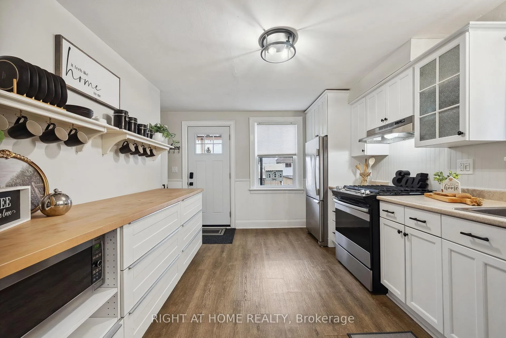Photo 9 of 103 Liberty Street N, Clarington, Bowmanville — HOMEH