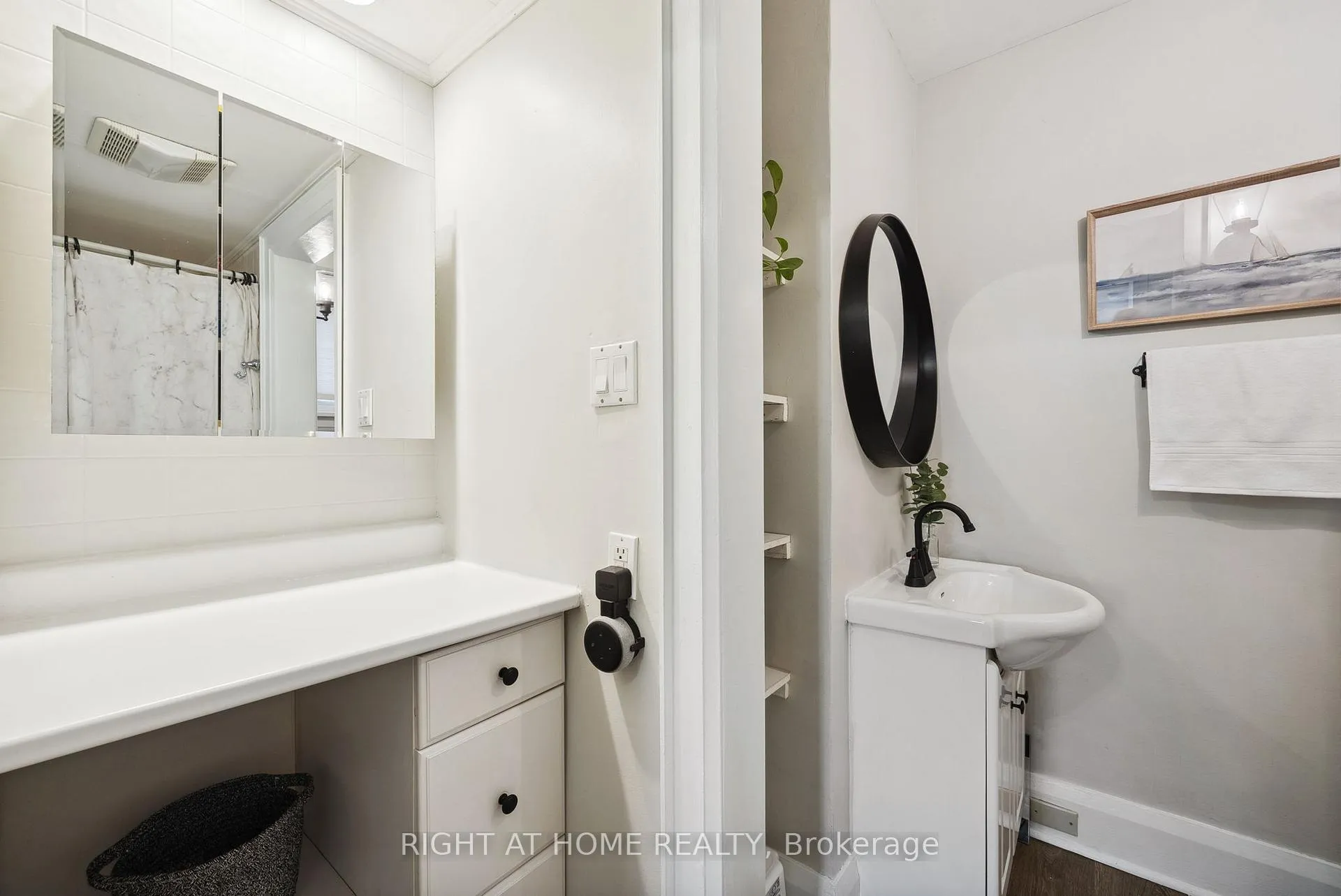 Photo 14 of 103 Liberty Street N, Clarington, Bowmanville — HOMEH