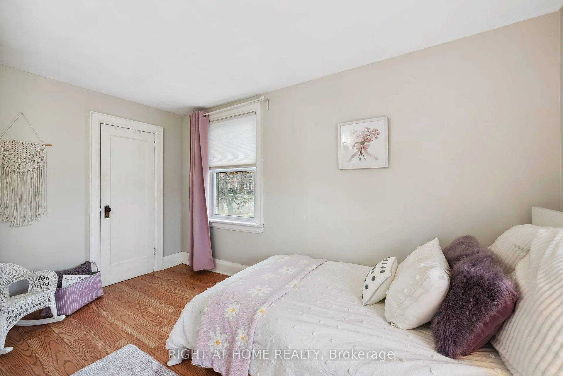 Photo 15 of 103 Liberty Street N, Clarington, Bowmanville — HOMEH