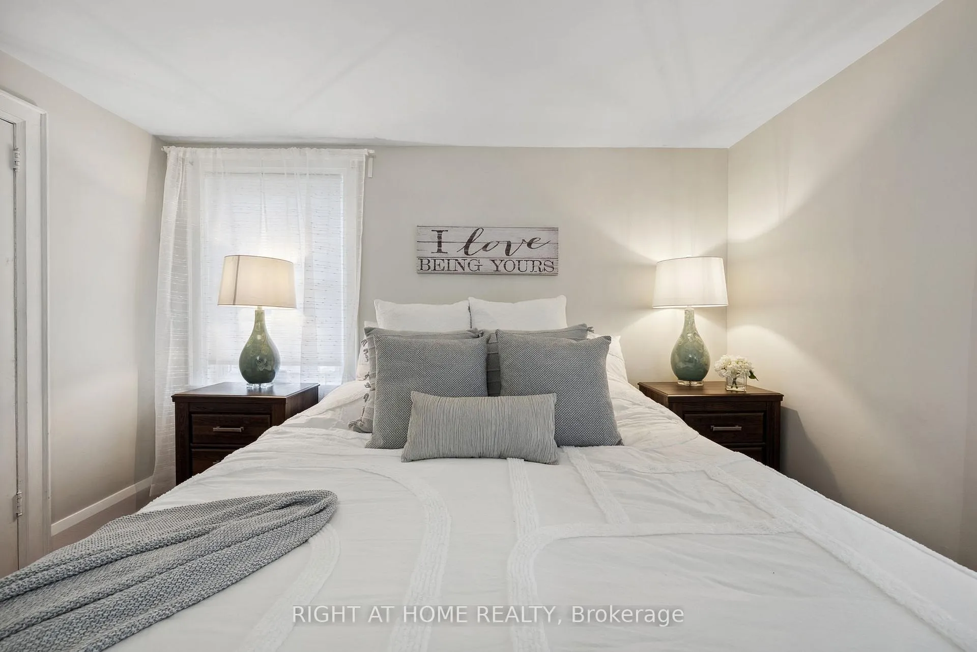 Photo 19 of 103 Liberty Street N, Clarington, Bowmanville — HOMEH