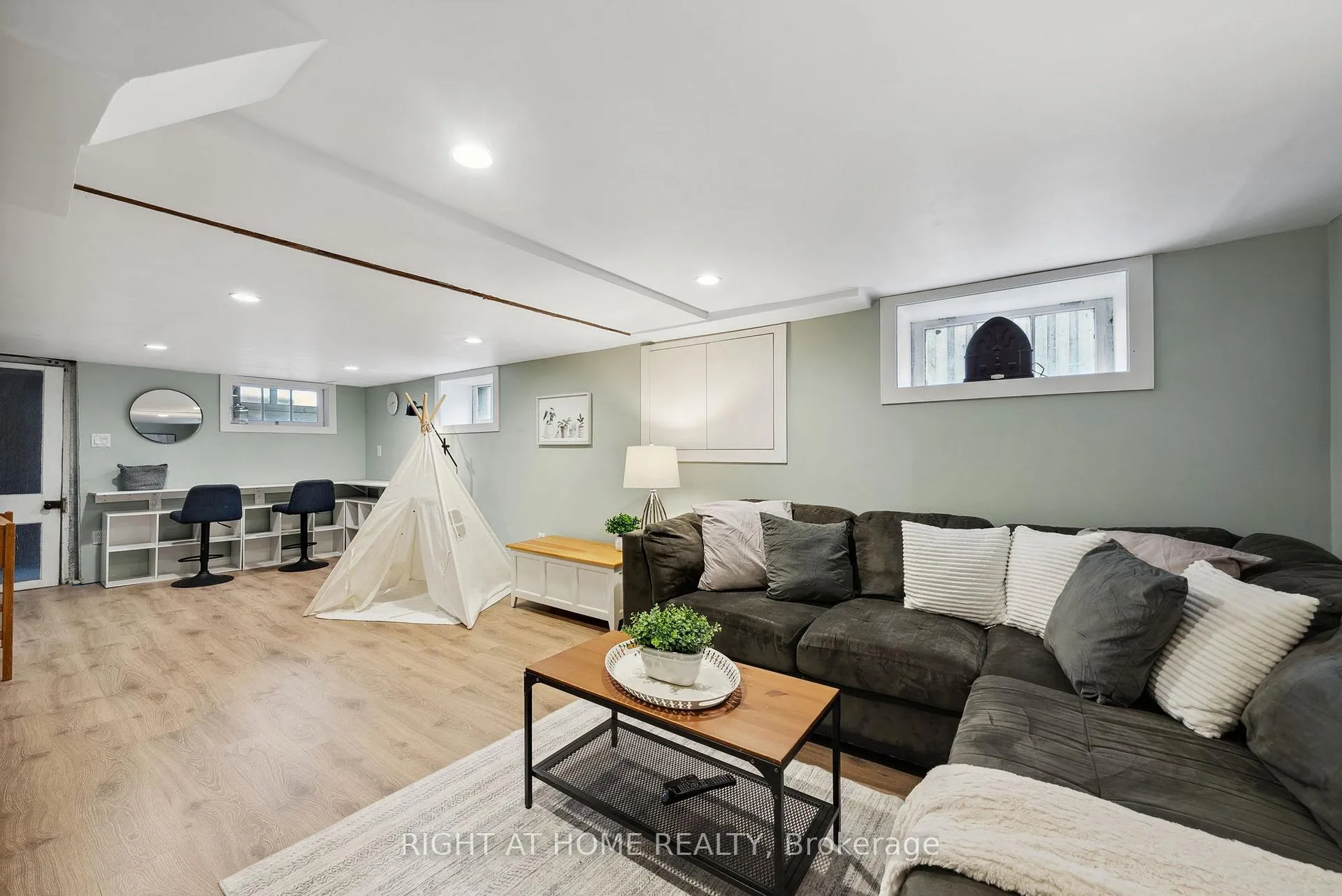 Photo 24 of 103 Liberty Street N, Clarington, Bowmanville — HOMEH