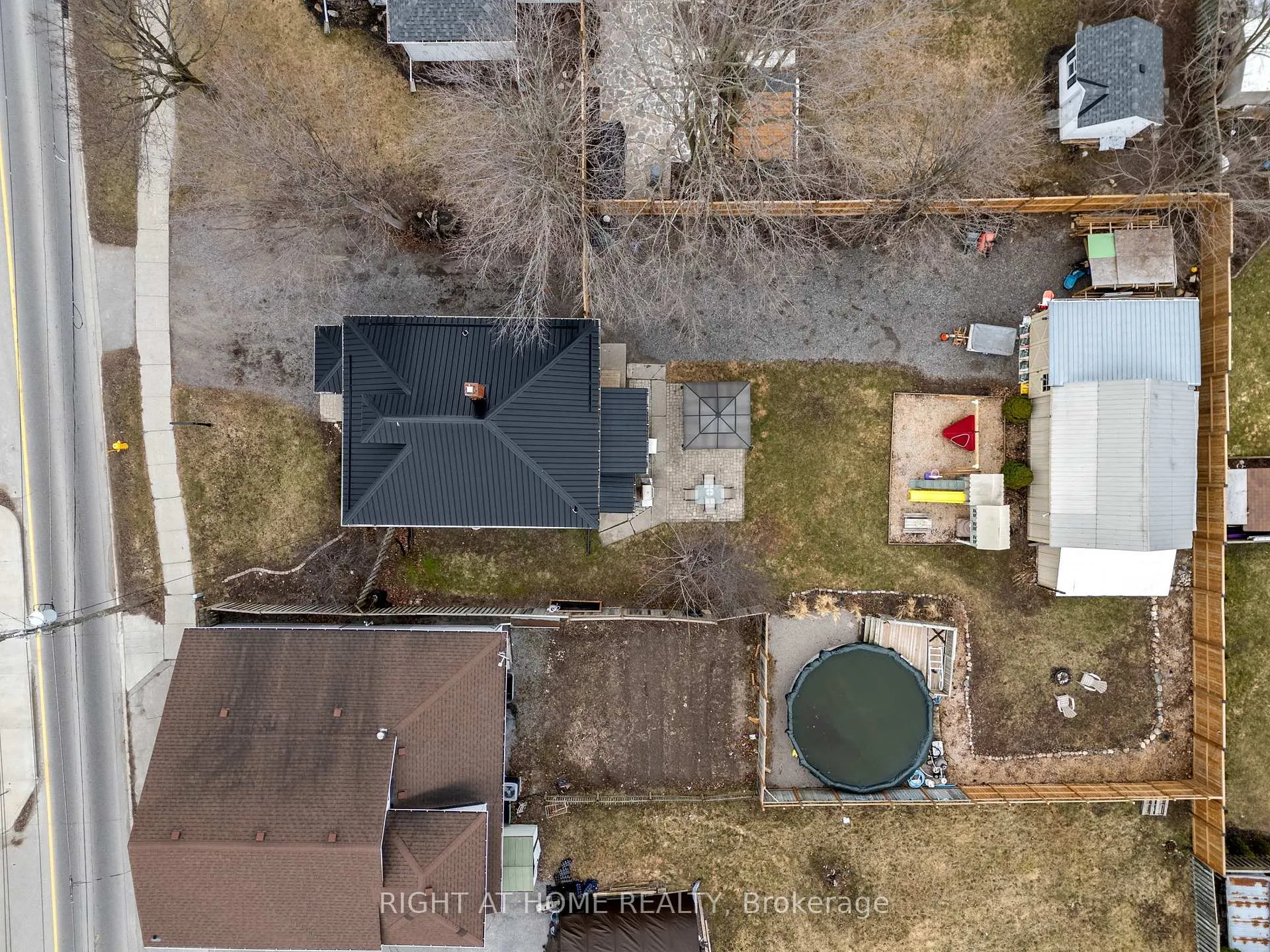 Photo 28 of 103 Liberty Street N, Clarington, Bowmanville — HOMEH