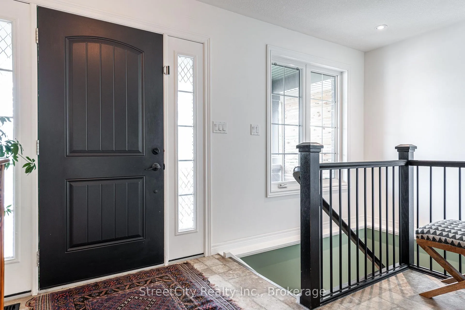 Photo 4 of 39 Greenberg Place, Stratford — HOMEH