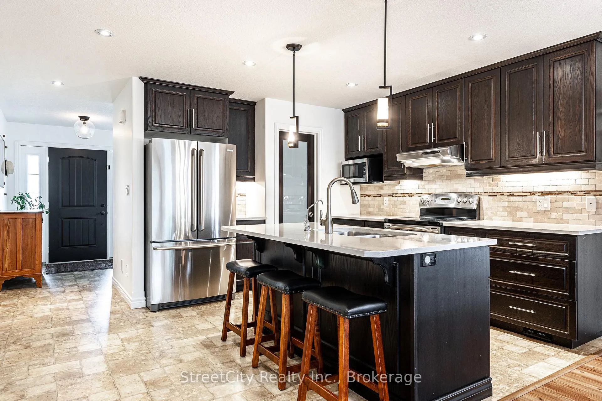 Photo 9 of 39 Greenberg Place, Stratford — HOMEH
