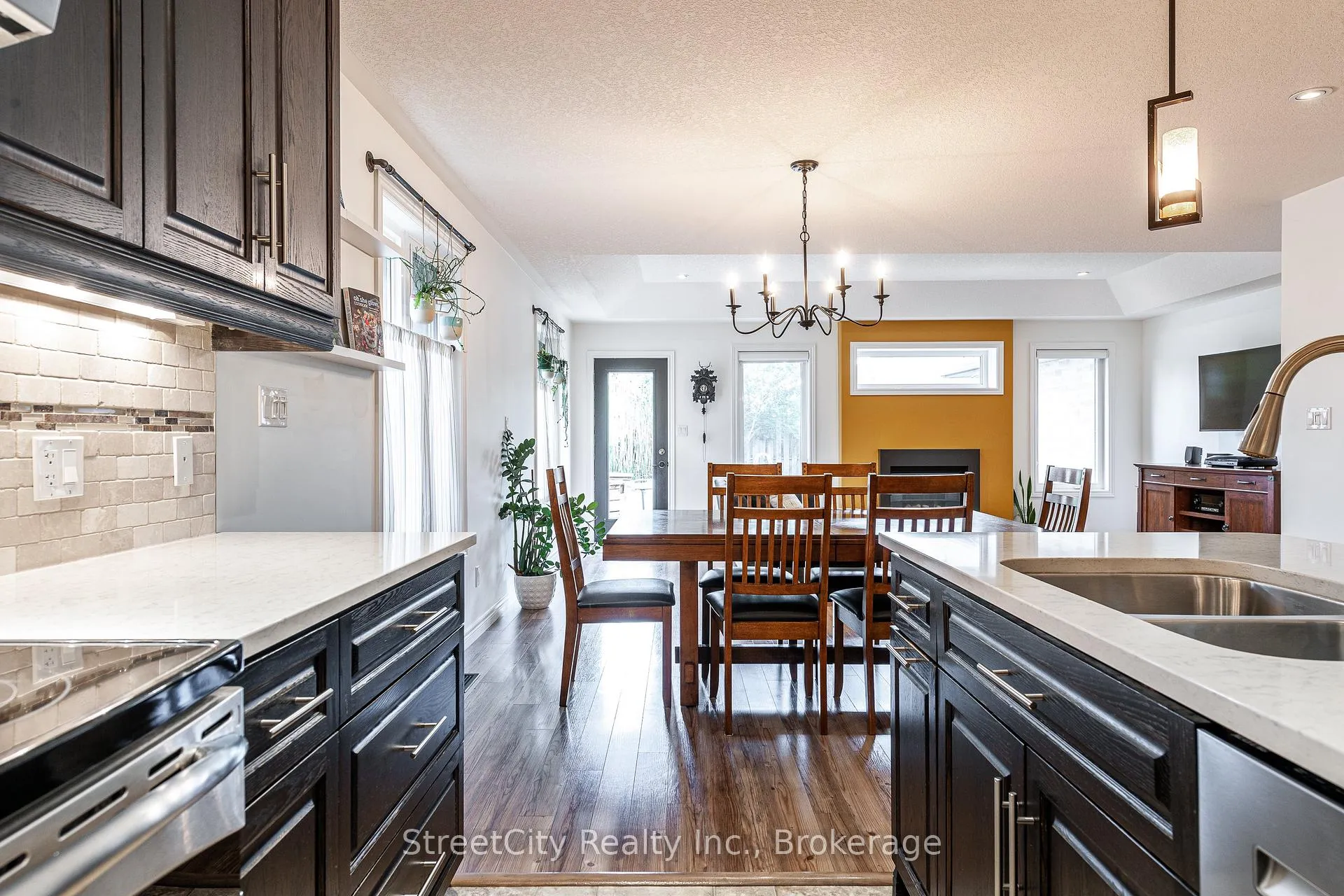 Photo 10 of 39 Greenberg Place, Stratford — HOMEH