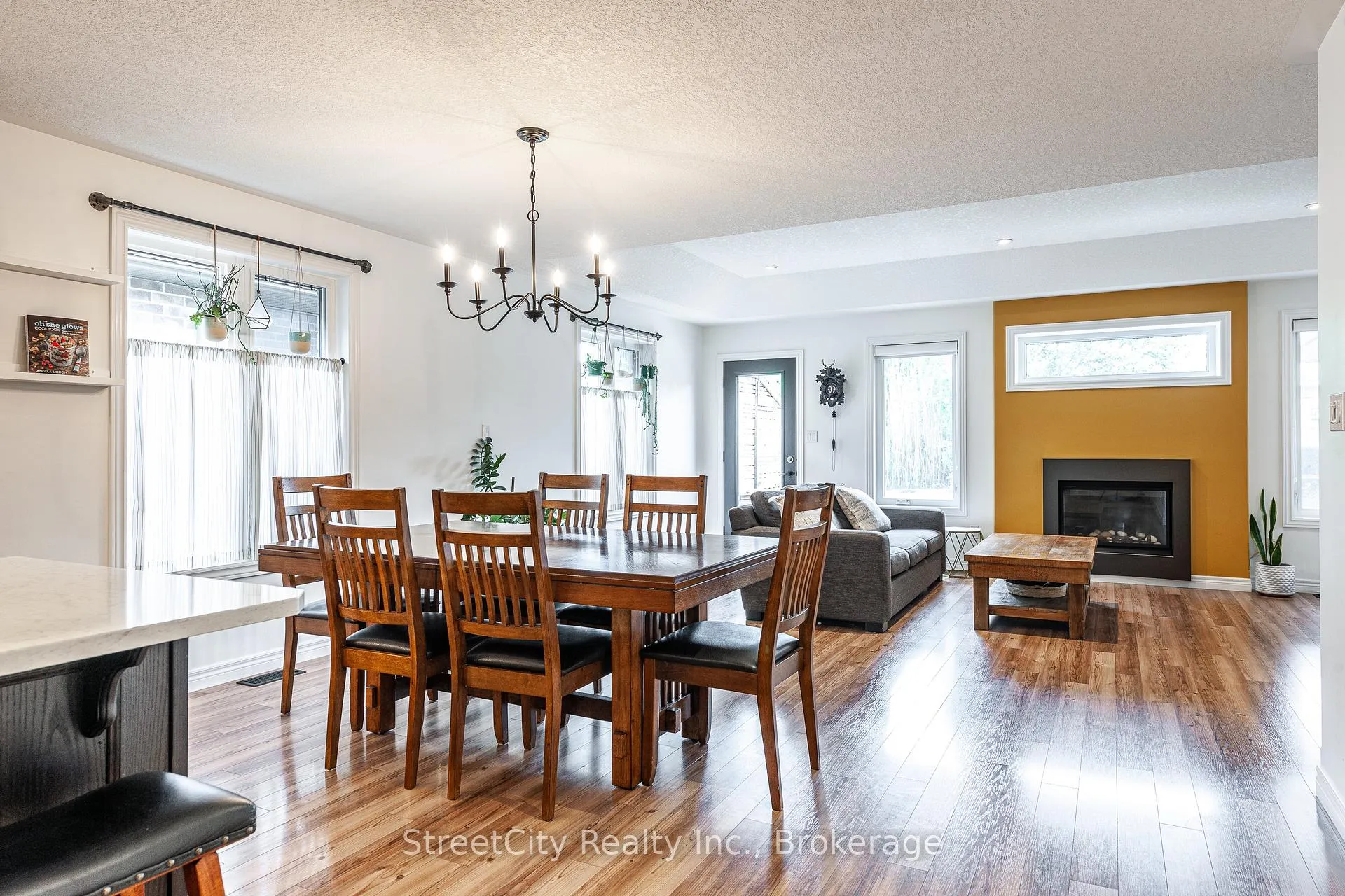 Photo 12 of 39 Greenberg Place, Stratford — HOMEH